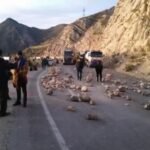 Bloqueo en Sayari: Denuncias de cobros irregulares y amenazas con piedras