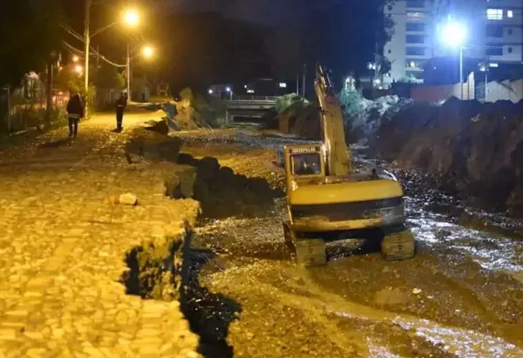 Lluvias causan destrozos en cuatro ciudades de Bolivia y la muerte de un menor