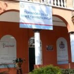 Un hombre fue detenido tras agredir brutalmente a su hijo de siete años dentro de un minibús