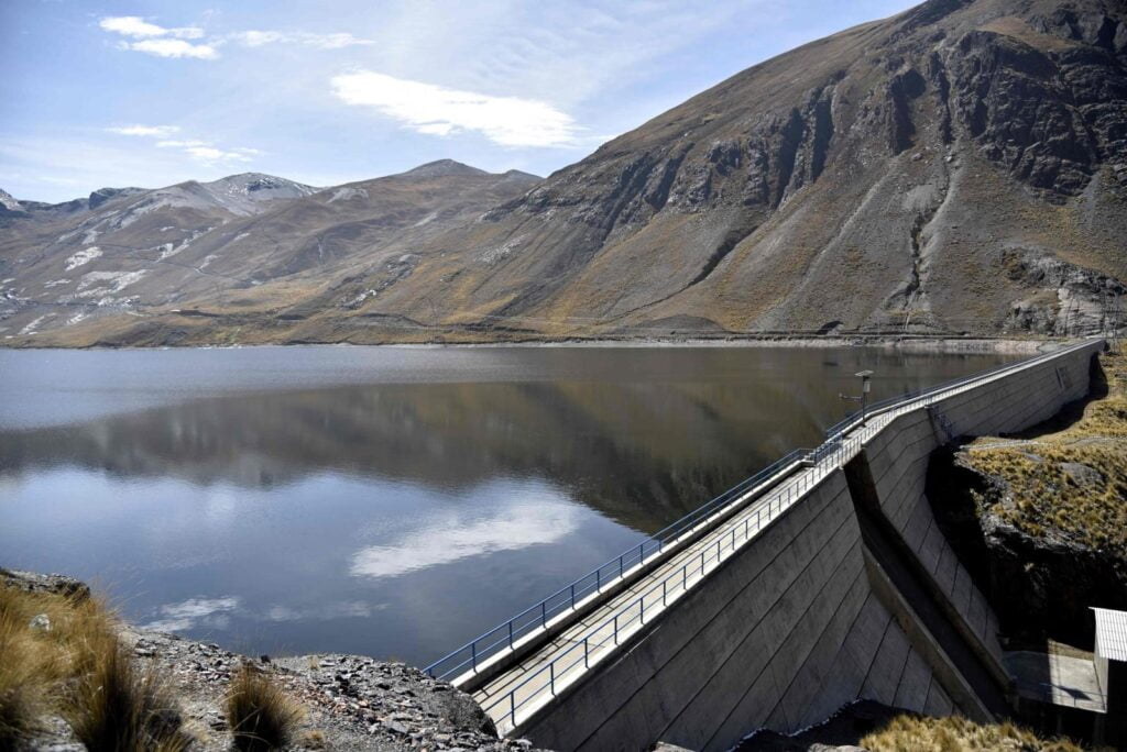 Epsas insta a la Alcaldía de La Paz a tomar medidas ante represas al tope