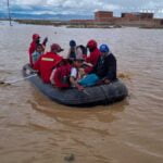 El Gobierno envía ayuda humanitaria a Oruro por el desborde en el río Paria