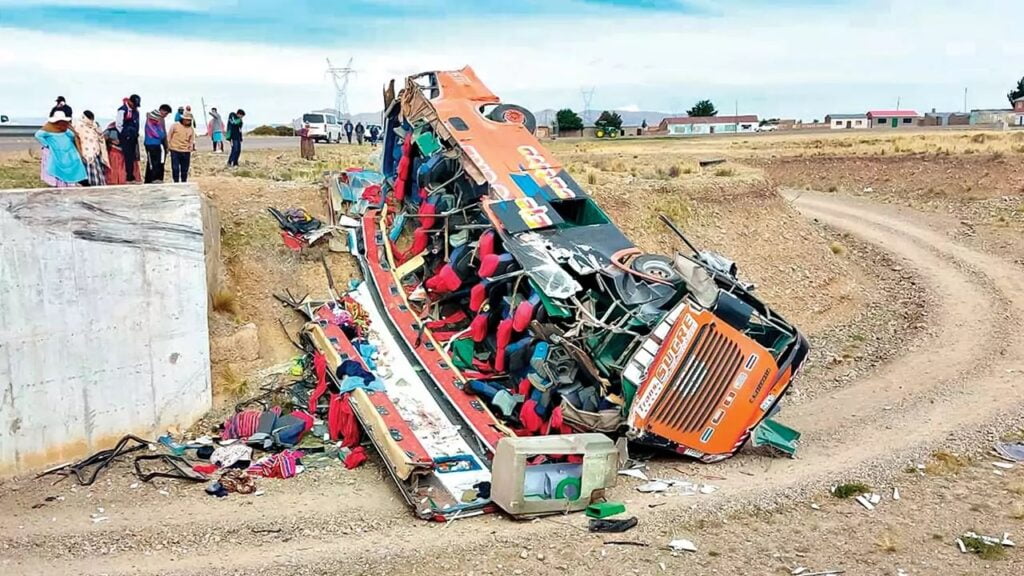 Sube a 4 la cifra de víctimas mortales en la tragedia del bus de la empresa Trans Illimani