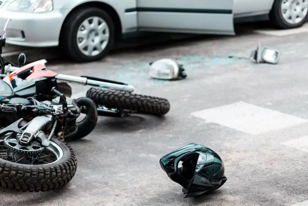 Delivery muere tras perder el control de su moto en Santa Cruz