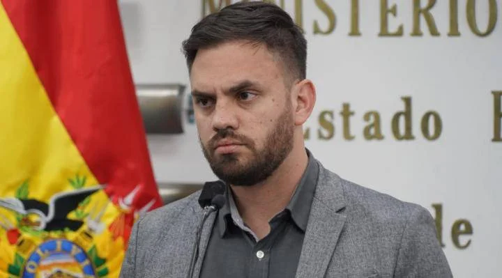 Del Castillo felicita a los padres en su día, «menos a los 813 irresponsables que no pagaron asistencia»