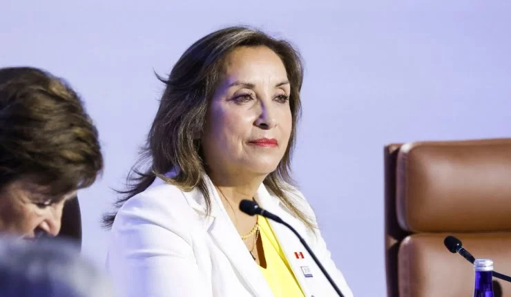 Allanan la vivienda de la presidenta de Perú en medio de escándalo por relojes Rolex