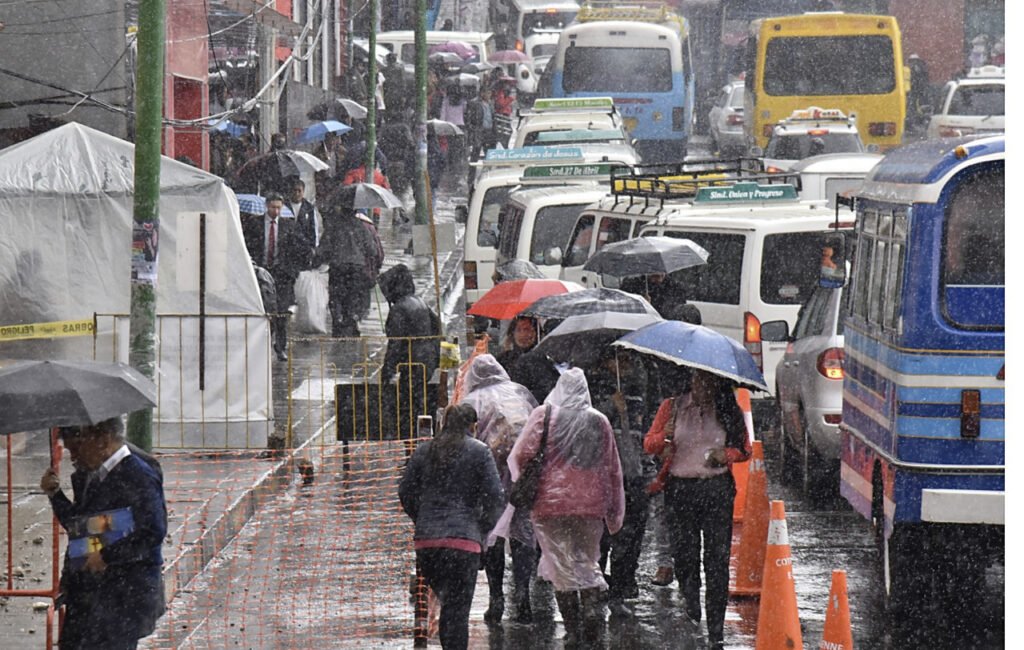 Senamhi emite alerta roja por desborde de ríos en La Paz y Pando