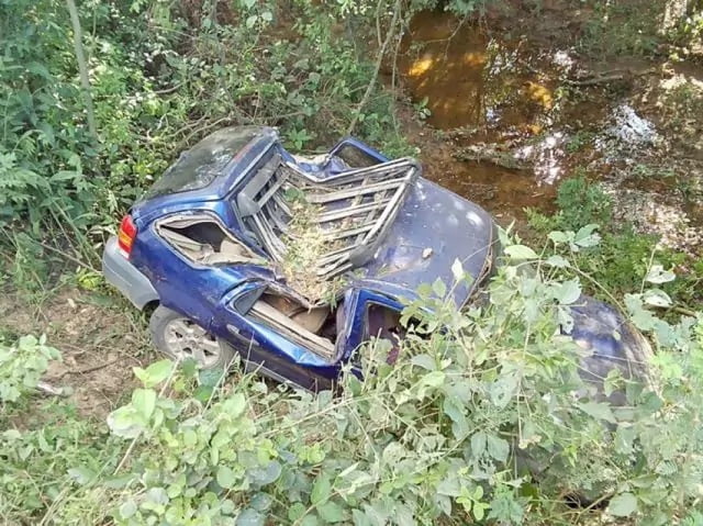 Joven en estado de ebriedad muere en vuelco de una vagoneta en Monteagudo