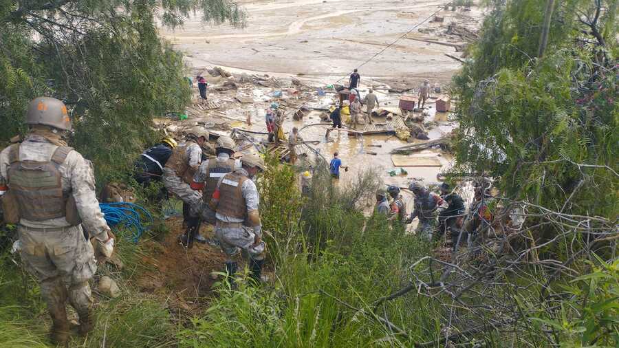 Intensas lluvias dejan 43.571 familias afectadas y cifra de fallecidos asciende a 51 en el país