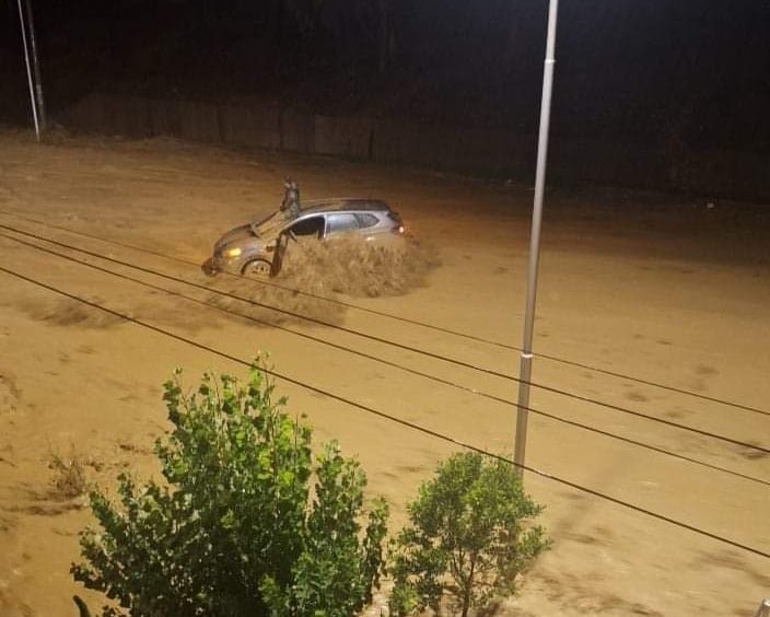 El río Achumani se desborda y devora a una persona la madrugada de este sábado en La Paz