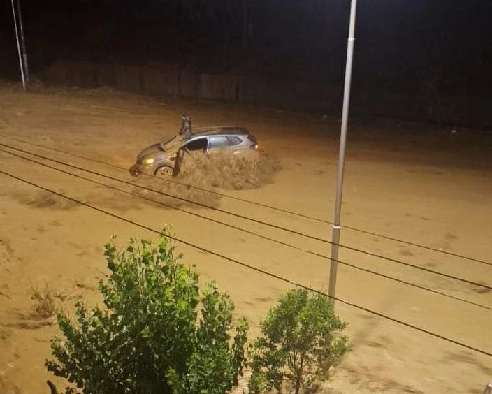 El río Achumani se desborda y devora a una persona la madrugada de este sábado en La Paz