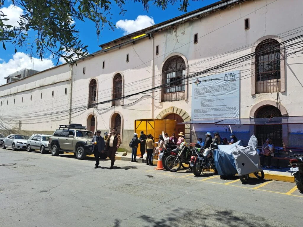 Juez sentencia a 20 años de cárcel a hombre que violó a una adolescente en La Paz
