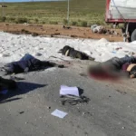 Reportan choque mortal entre tráiler y minibús en la ruta a Oruro