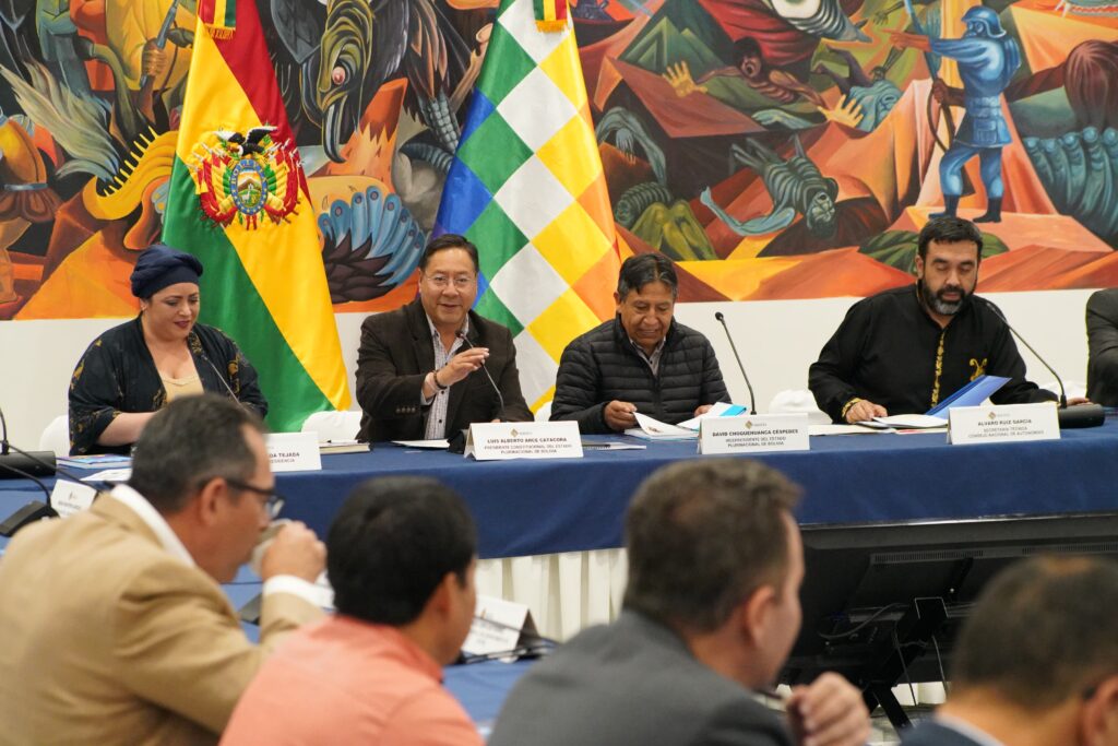 Reunión del Consejo de Autonomías inicia con la presencia del presidente y ocho gobernadores