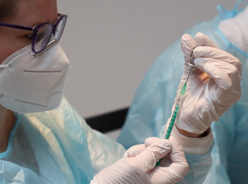 Sedes investiga si la influenza fue la causa de la muerte de una niña en Santa Cruz
