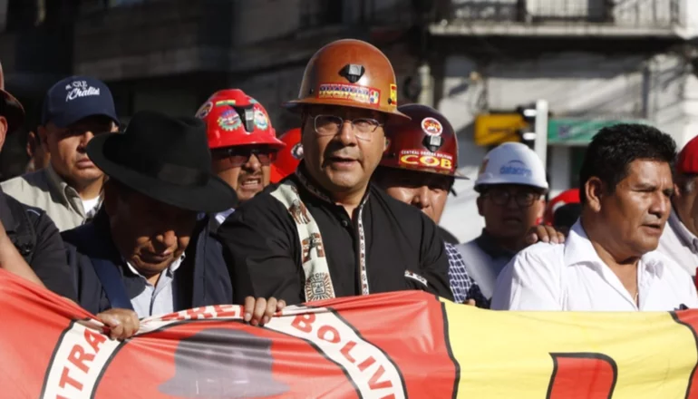 Presidente Arce celebra el Día del Trabajo con Incremento Salarial y envío de decretos a la Asamblea Legislativa