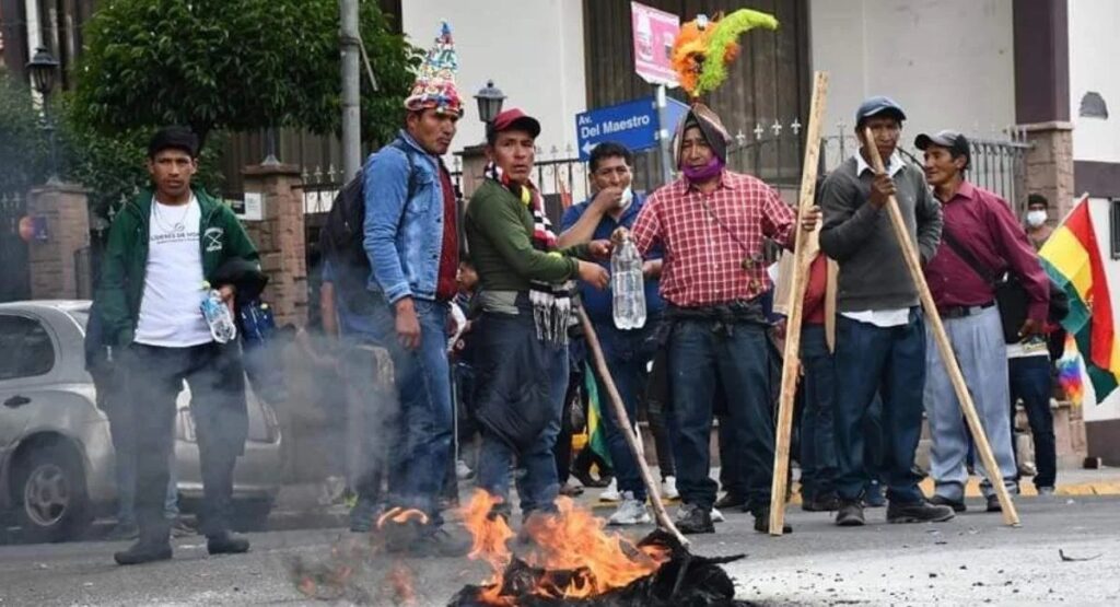 Seguidores de Morales amenazan con disturbios en el país por supervisión del TSE al X Congreso del MAS-IPSP