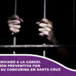 Hombre es enviado a la cárcel con detención preventiva por apuñalar a su concubina en Santa Cruz