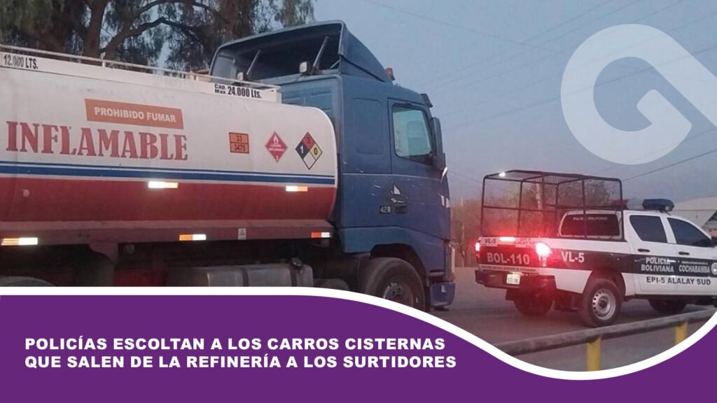 Policías escoltan a los carros cisternas que salen de la refinería a los surtidores