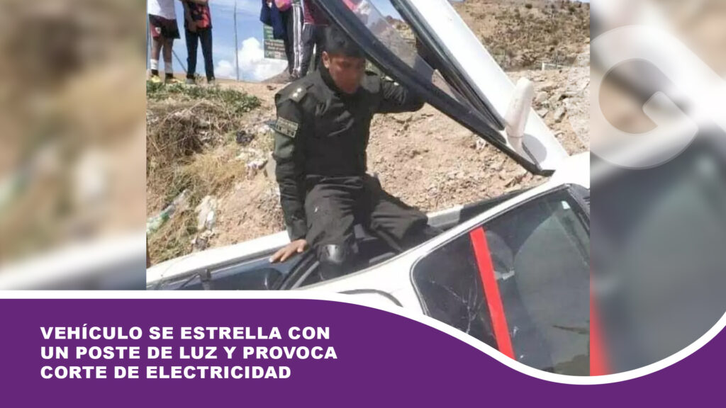 Vehículo se estrella con un poste de luz y provoca corte de electricidad