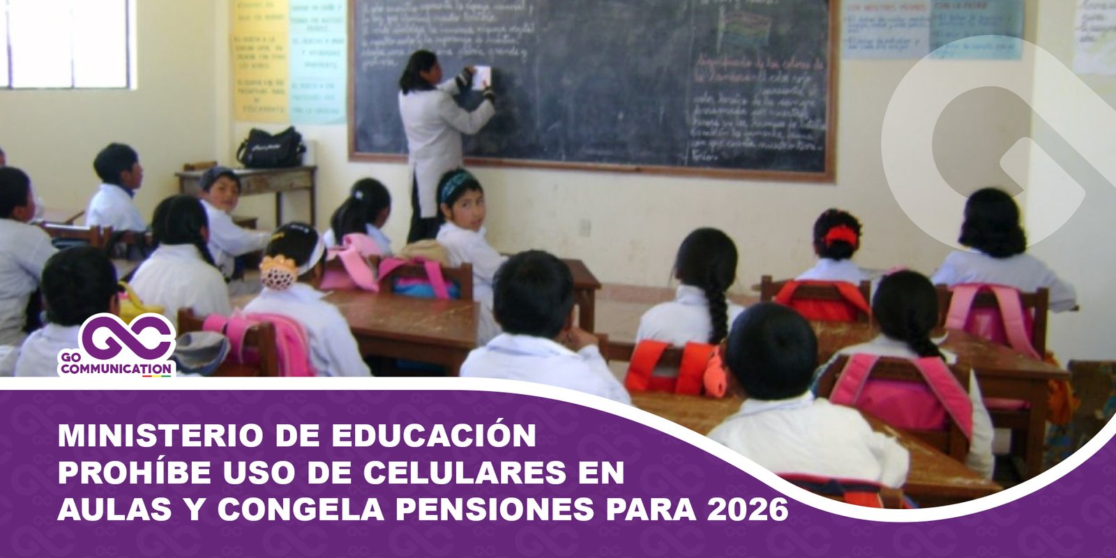 Ministerio de Educación prohíbe uso de celulares en aulas y congela pensiones para 2026