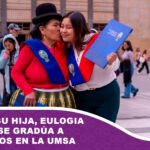 Junto a su hija, Eulogia Condori se gradúa a los 71 años en la UMSA