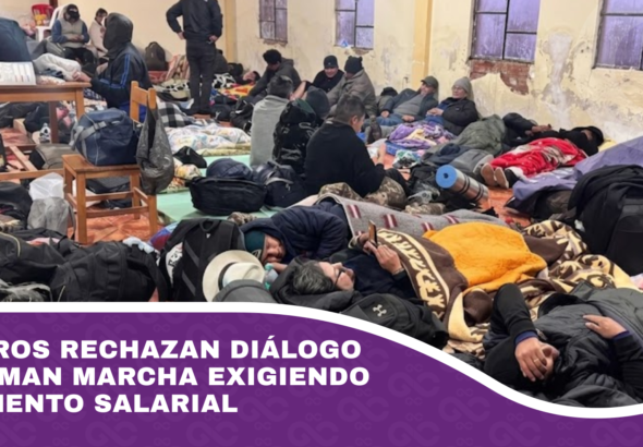 Maestros rechazan diálogo y retoman marcha exigiendo incremento salarial