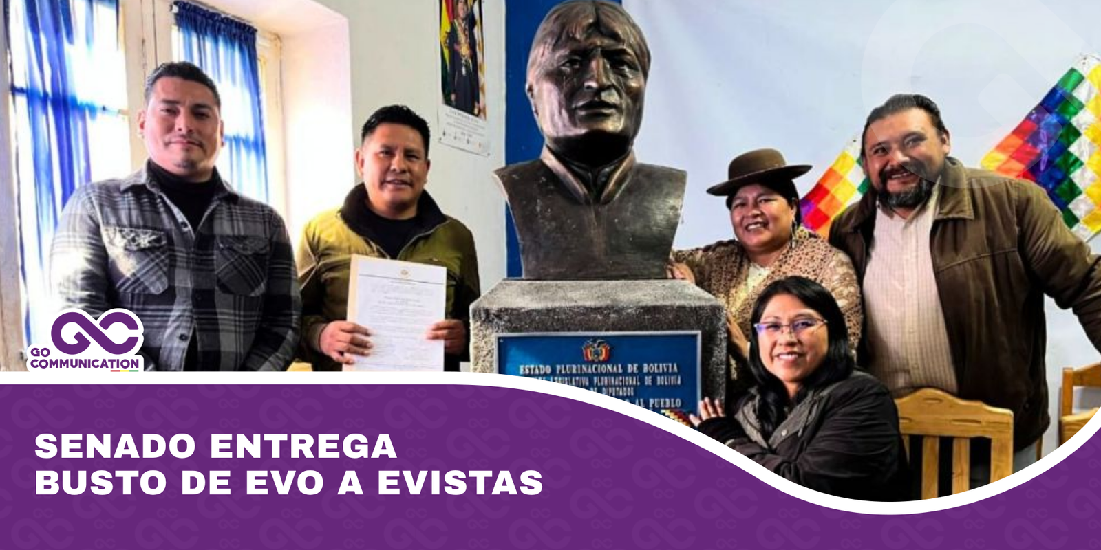 Senado entrega busto de Evo a evistas