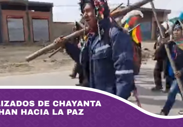 Movilizados de Chayanta marchan hacia La Paz